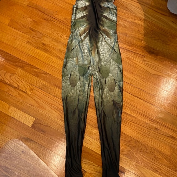 DanceInked Metamorphosis Sleeveless Circle Back Unitard –Child XL- Green (Moss) - Picture 6 of 10